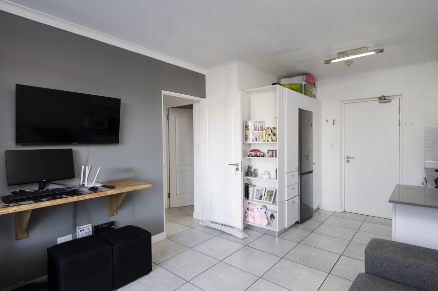 1 Bedroom Property for Sale in Paardevlei Western Cape